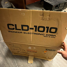 Pioneer CLD-1010 LaserDisc Player w/ Box Operating Manual