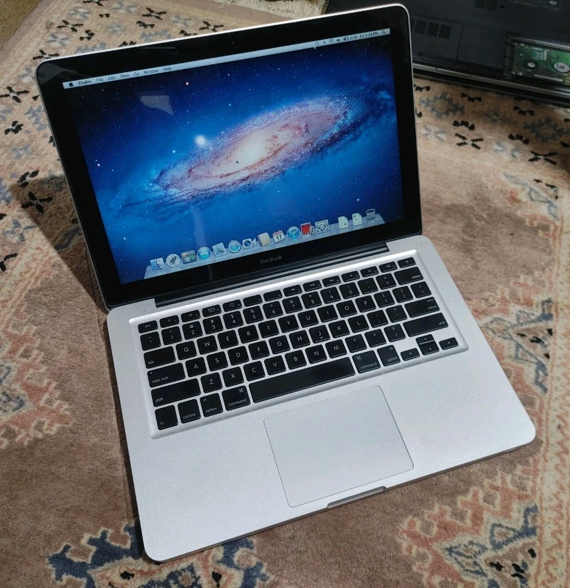 APPLE MacBook 13 2008 Core 2 Duo - 2 Ghz - 2 Go RAM - 128 Go SSD - Alu - Reconditionné - Excellent état - Informatique