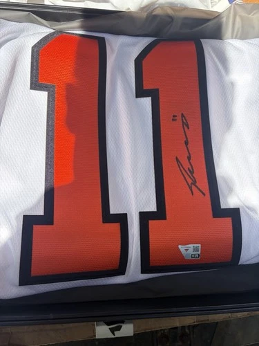 2025 Under Wrap Auto NHL Jersey Travis Konecny Flyers Signed