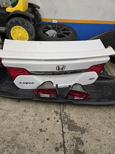Came off a 2009 fa5. No rust or dents on trunk. - Picture 1 of 2