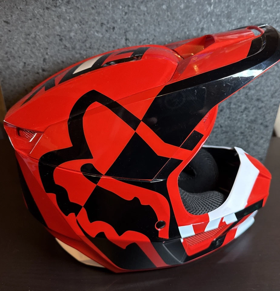 Fox  Youth V1 Race Red/Black/White  Helmet YS - Image 4 of 4