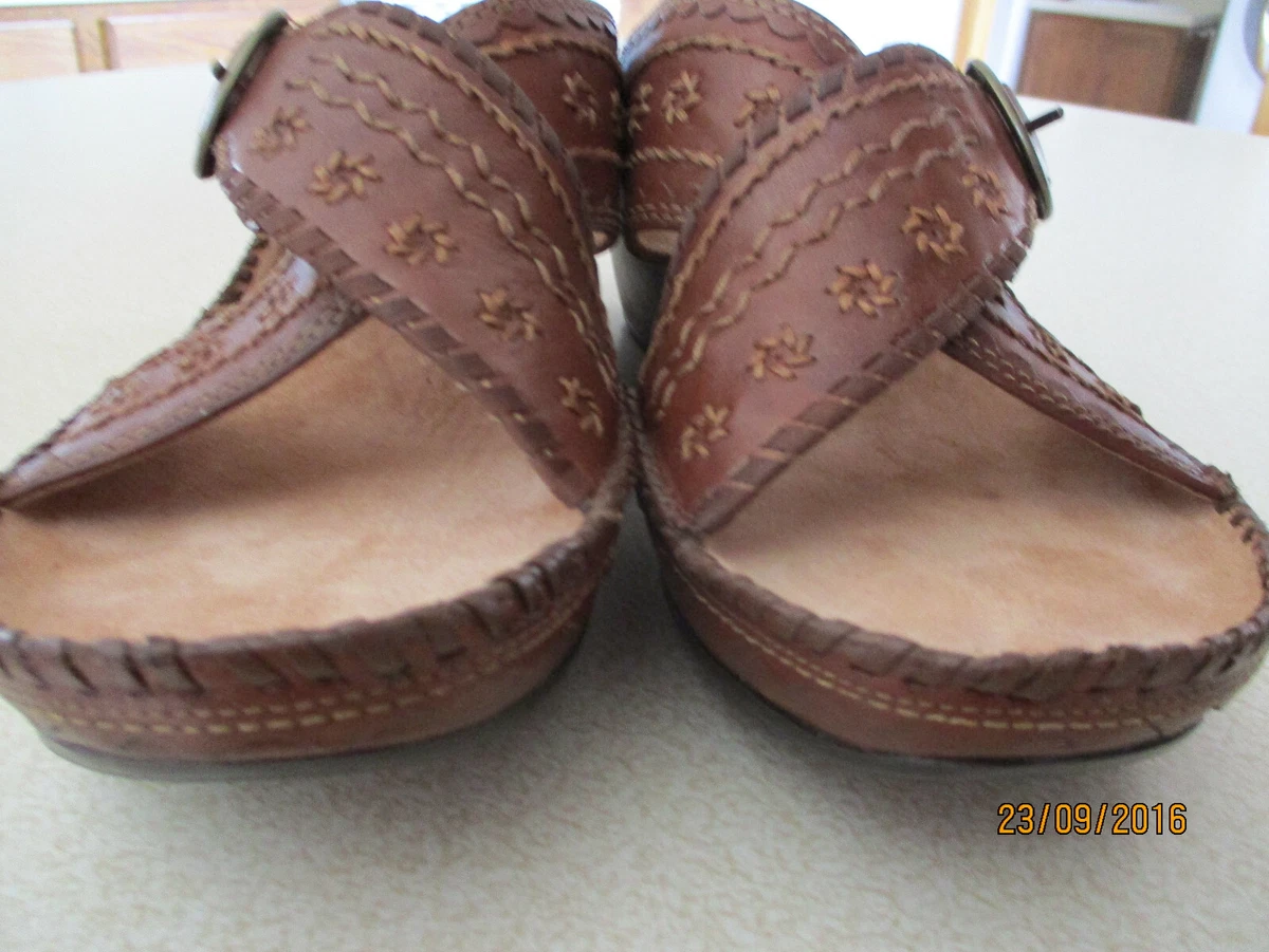 Kristendom Ingen måde Opsætning Clarks Artisan Brown Leather Wedge Sandals Cris-Cross Straps Size 9 1/2 M |  eBay