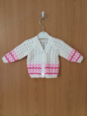 Handgestrickte Baby Strickjacke - Größe 0-3 Monate