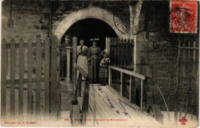 CPA SAINT-CLOUD Vieux Pont menant a Montretout (509731)