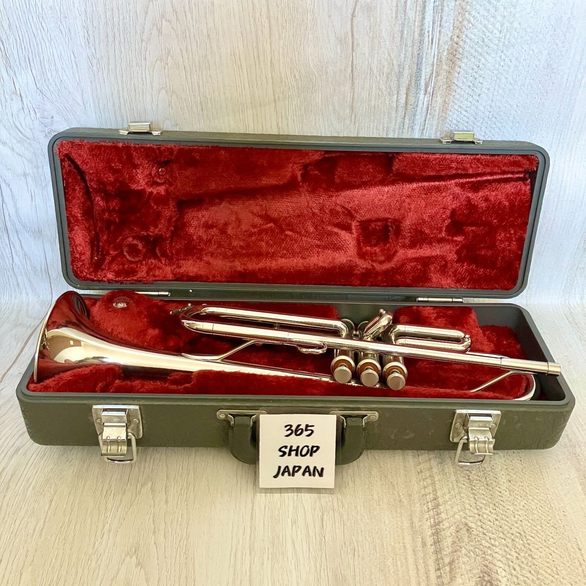 YAMAHA YTR-136 Trumpet with Hard Case Musical instrument