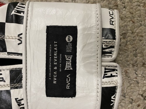 RVCA × EVERLAST Collaboration Boxing Gloves 14oz White Magic Tape from Japan. - Picture 4 of 4