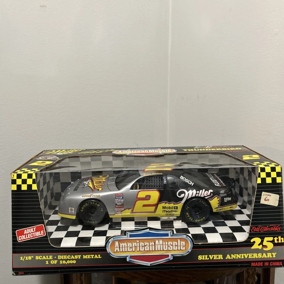 Ertl American Muscle 25 周年 Rusty Wallace #2 Miller NASCAR 1:18 比例 — 第 2/4 张图片