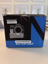 NEEWER Battery Grip for Canon EOS R5 R6 R6II with a wireless trigger