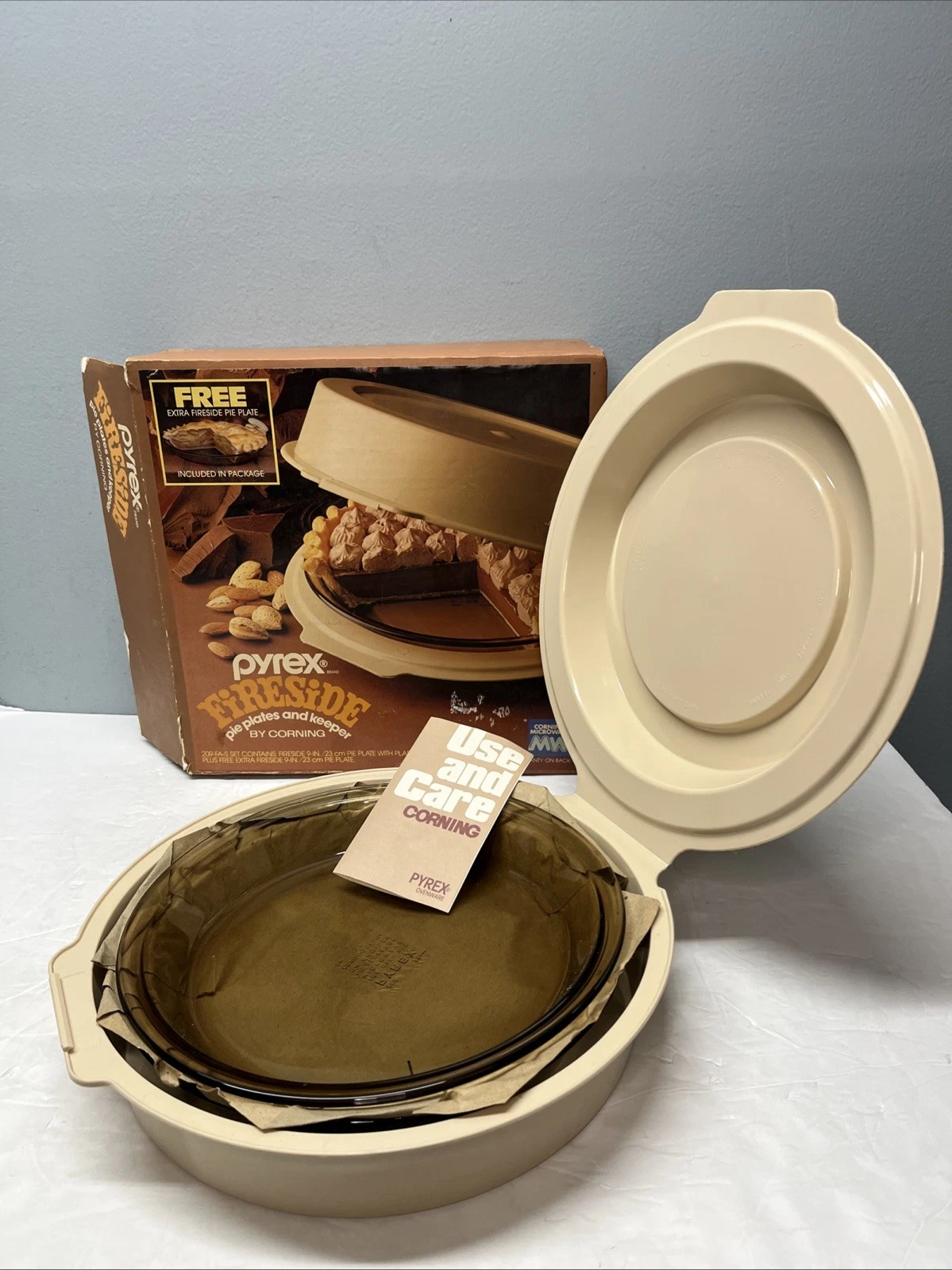 Pyrex Fireside Pie Plate and Keeper Set With Extra Pie Plate - Brand New In Box