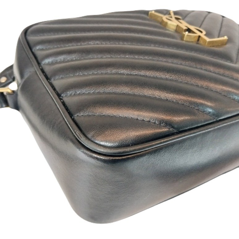 Borsa a tracolla Saint Laurent in pelle nera con logo YSL trapuntata LOU Lou fotocamera 612544