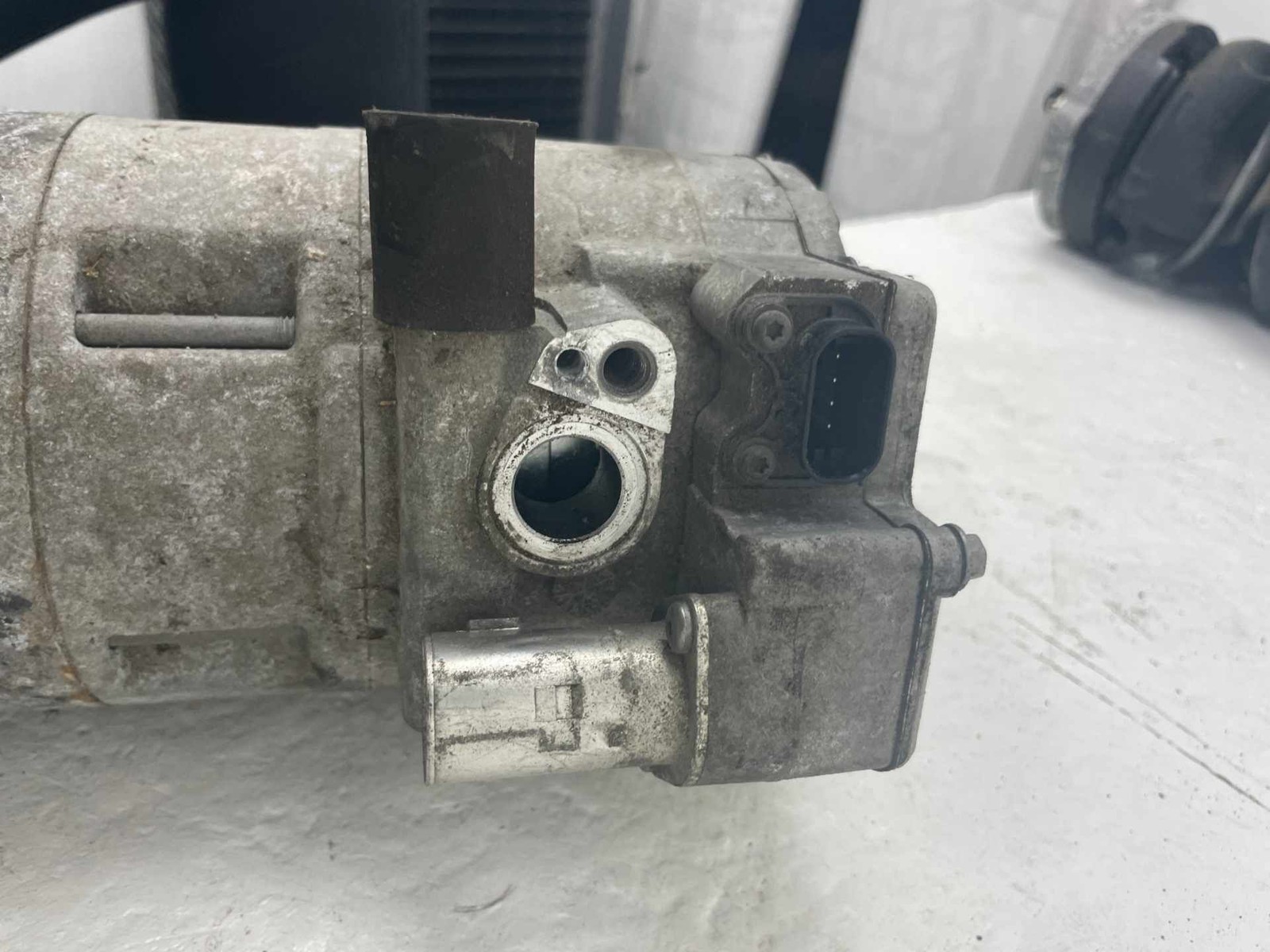 BMW i8 2014-2017 Compressor with bracket