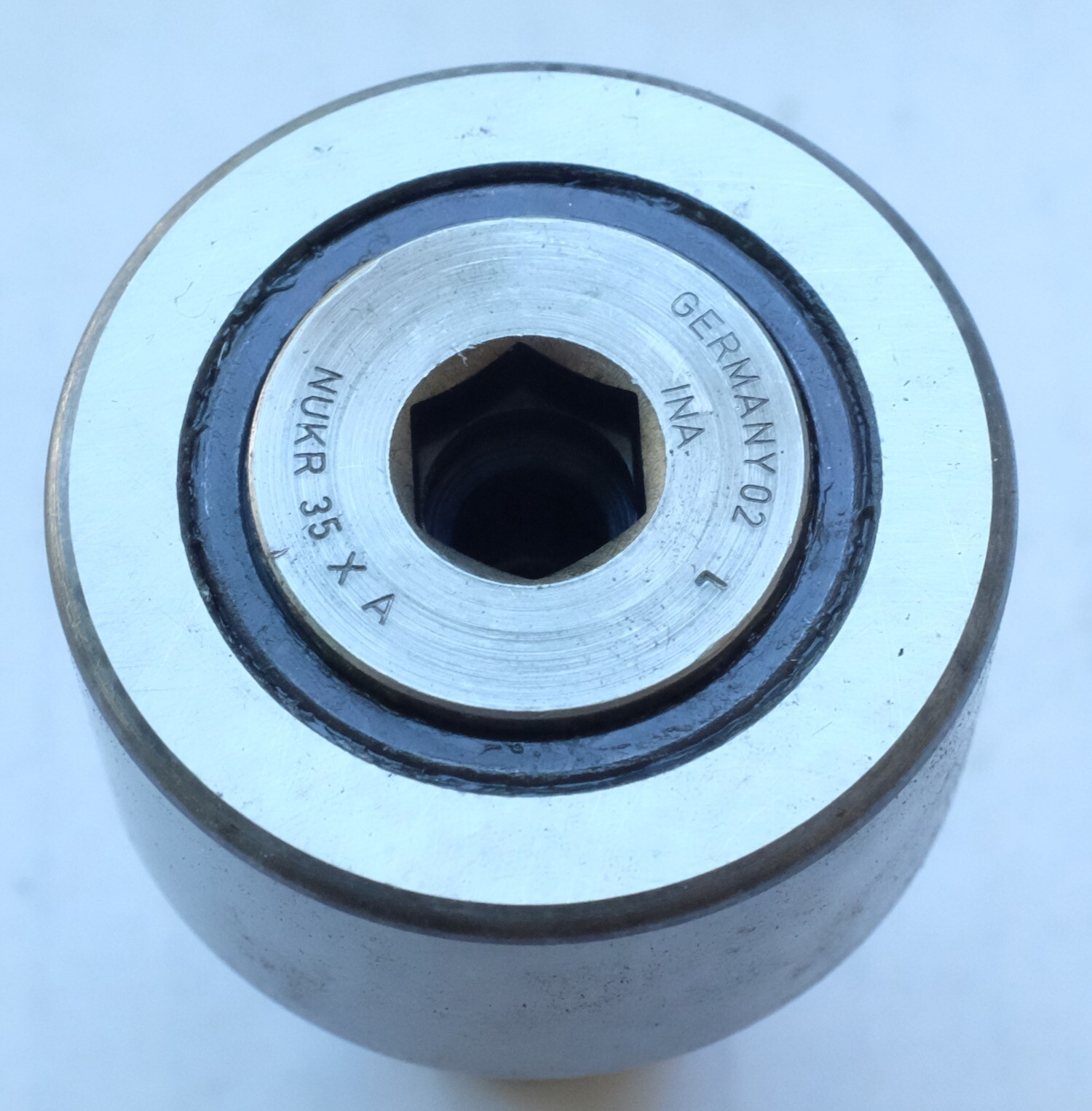 Galet de came avec axe INA NUKR35-X-A-NMT idéal pour guidage de convoyeur et robotique - 4