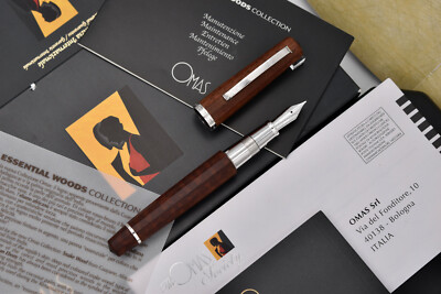 OMAS Paragon Essential Woods Snake Wood Fountain Pen Section