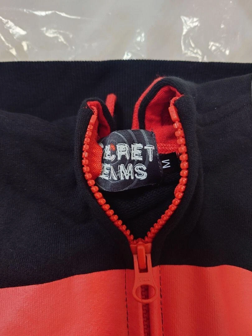 UNDERCOVER Felpa con cappuccio Pokémon Team Rocket SQUADRE SEGRETE R Pokémon Center esclusiva usata