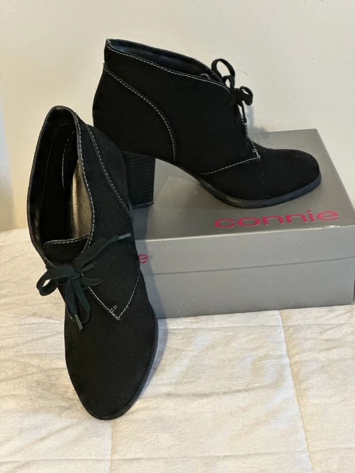 Connie Black “Farrah” Leather Lace Up Block Heels Ankle Boots/Booties 9.5M - Image 4 of 4