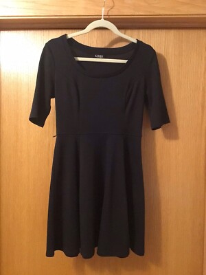a byer black dress A. Above The Knee W/O Belt Size M 10 Color specialoccasion Dress Black White Stock Size:36 ( For 39-40 inch natural waist )