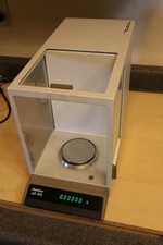 Mettler AE163 Dual Range Semi-micro/Analytical balance