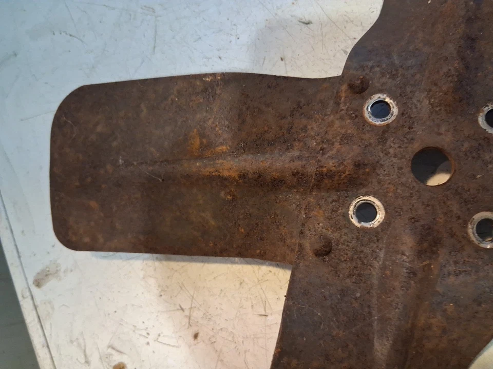 1960s IH International Scout 800 Engine 4 Blade Cooling Fan - Image 4 of 4