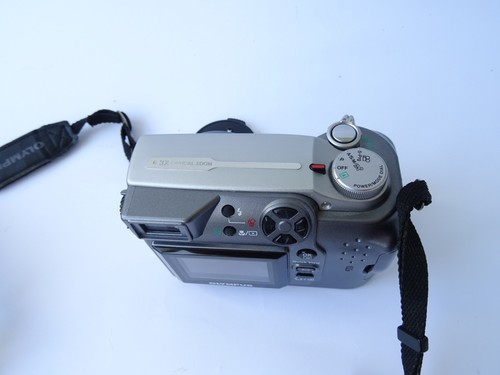 Olympus C-4000 Zoom 4MP Digital Camera - Tested & Working - Picture 5 of 14