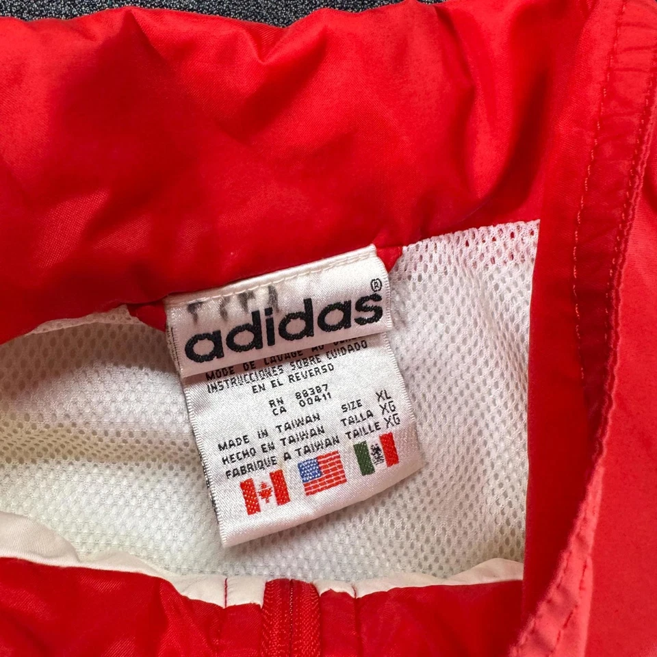 Chaqueta deportiva cortavientos Adidas vintage años 90 a rayas blanca y roja talla XL Foto 3 de 4