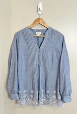Style & Co Women’s Long Sleeve Button up Top Sz M Light Blue, Eyelet Hem