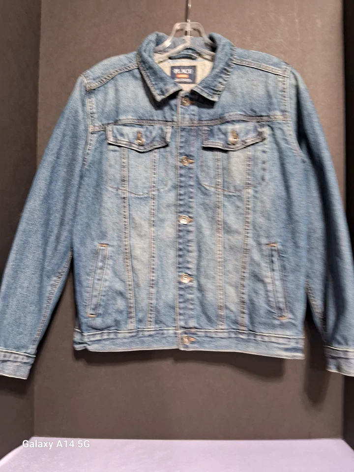 Boys Size 14 Denim Jacket Intervened Place, Pre-owned in Very Good Condition. - Image 3 of 4
