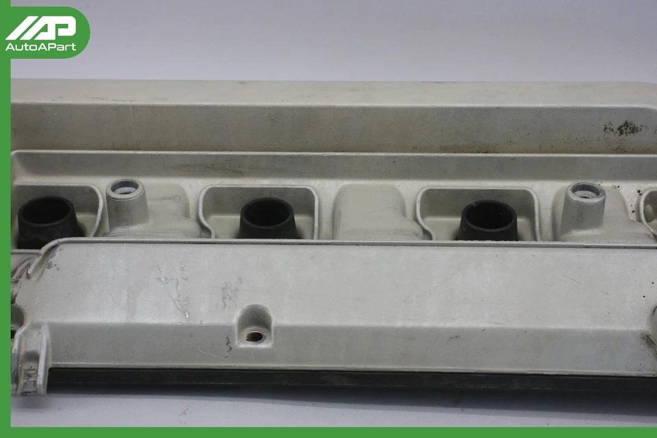 ✅ 90-95 Mercedes R129 SL500 E420 500E Right Passenger Cylinder Head Cover OEM - Image 3 of 4