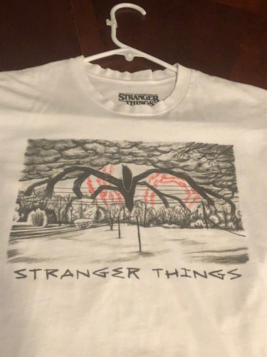 Stranger Things T-Shirt Netflix - Size SMALL -Mind Flayer Causing Havoc! - Picture 13 of 14
