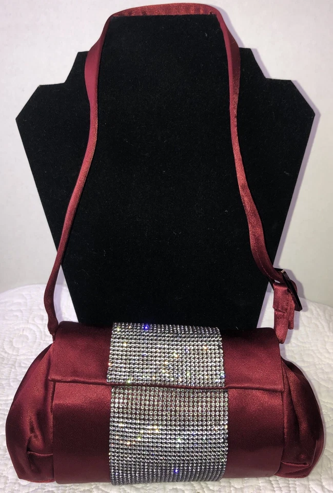 Bolsa de noite Swarovski cetim borgonha enfeite de cristal Swarovski Paris FLAW - Imagem 2 de 4