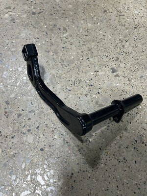 2002-05 HARLEY DYNA OEM REAR PASSENGER FOOTPEG MOUNT BRACKET 2002-05 HARLEY DYNA OEM REAR PASSENGER FOOTPEG MOUNT BRACKET