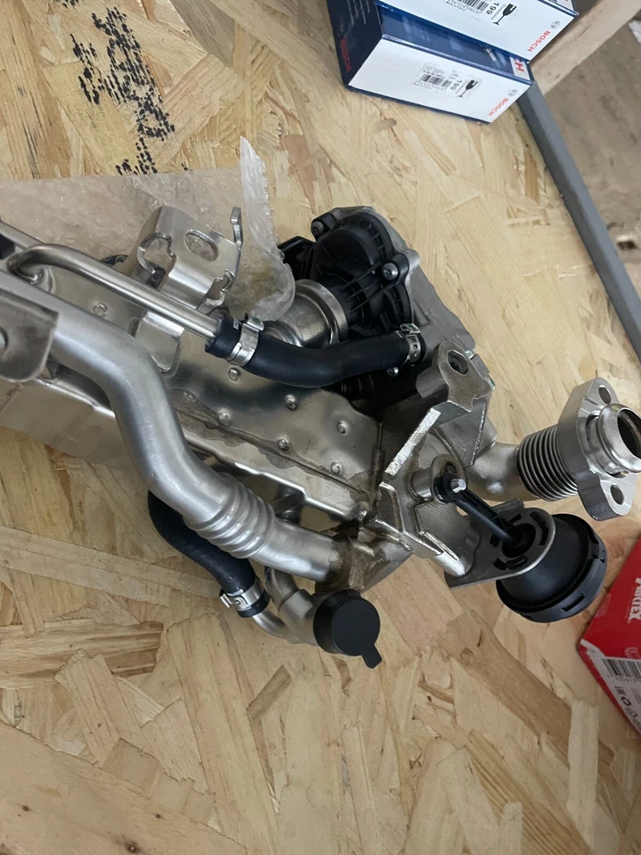 Enfriador de recirculación de gases de escape PIERBURG 7.11010.00.0 EGR BMW SERIE 1 X3 X4 Foto 3 de 4