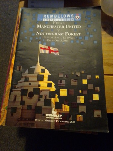 RUMBELOWS LEAGUE CUP FINAL 12/4/1992 Manchester United v Nottingham Forest 12/13 - Picture 1 of 5