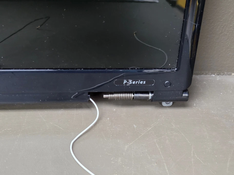 17" Gateway P-Series Laptop Screen Assembly       RL170 - Image 2 of 4