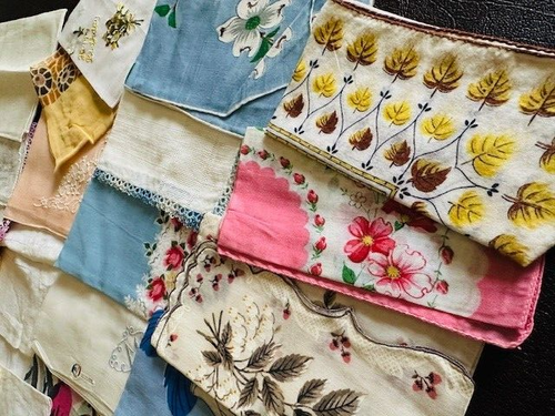 Vintage Handkerchief Lot of 34 Floral Embroidered Fine Lace Linen Prints Hearts - Picture 2 of 18