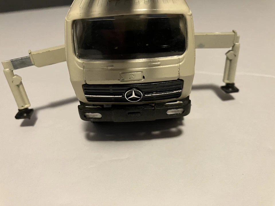 Camión de juguete Mercedes Benz Thomsen Putzmeister vintage - coches coleccionables raros Foto 3 de 4