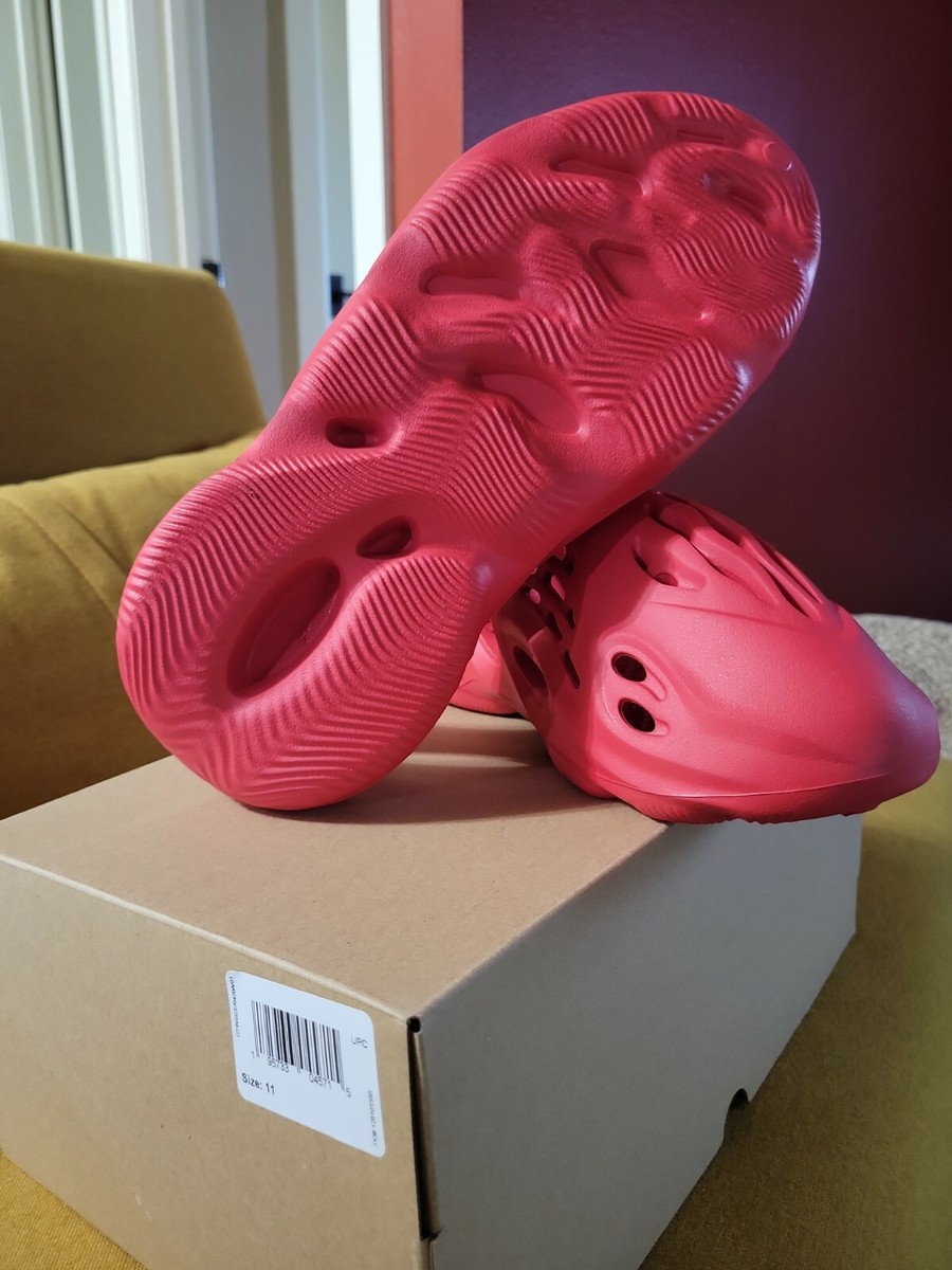 adidas EZY FORM RNR 美品です ADIDAS ORIGINALS YZY FOAM RNR : ああ、好きに走ればいいじゃない