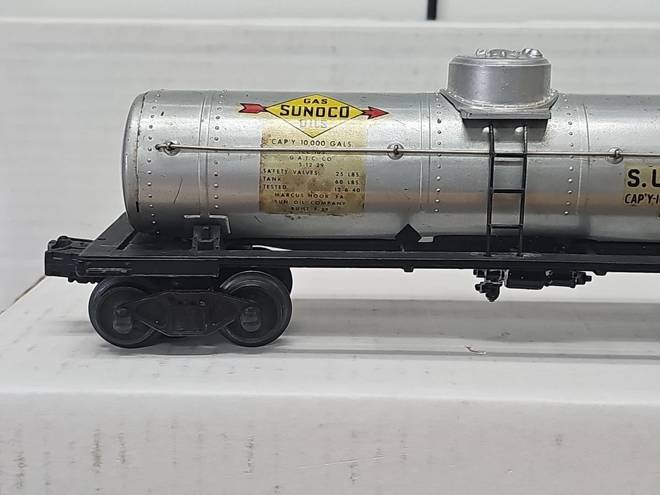LIONEL POSTWAR O GAUGE 2555 SUNOCO SINGLE DOME TANK CAR ... - Image 3 of 4