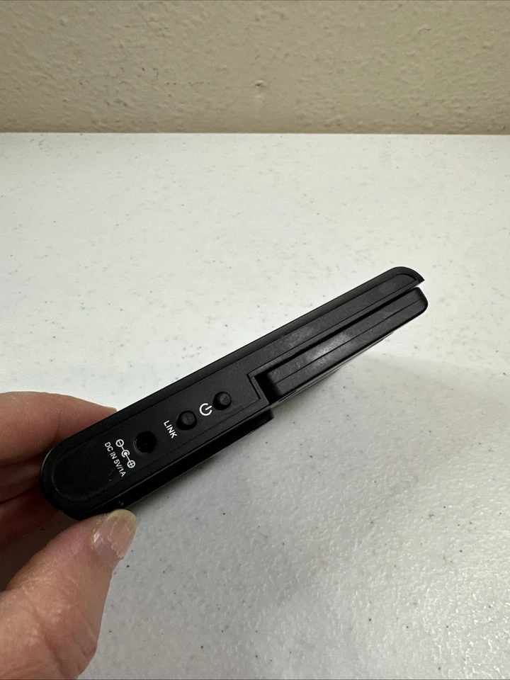 Uniden UDWC23 Wireless Security Camera W/ Adapter - Image 3 of 4