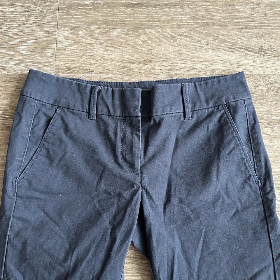 Ann Taylor Loft Bermuda Chino Shorts Women’s Petite 2P Gray Casual - Image 2 of 4