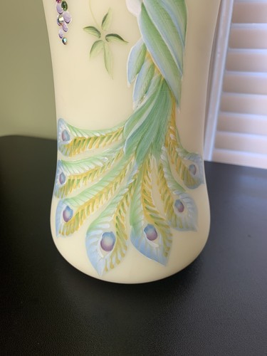 Vintage Signed Fenton Art Glass Burmese Peacock Glowing Vase Limited Stunning - Picture 3 of 14