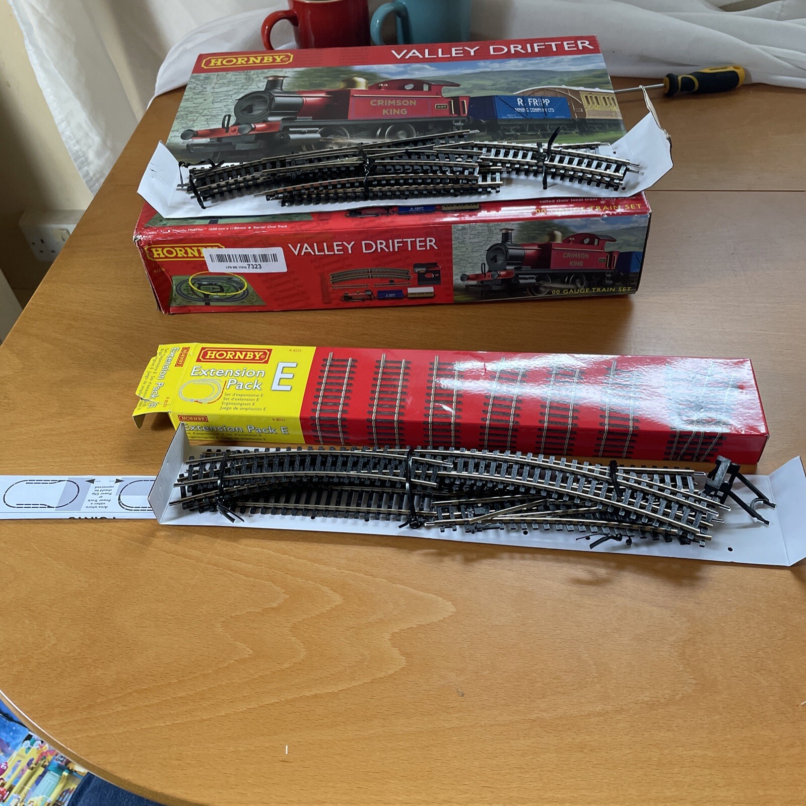 Hornby R1270M Valley Drifter Complete Starter Train Set Suits Ages
