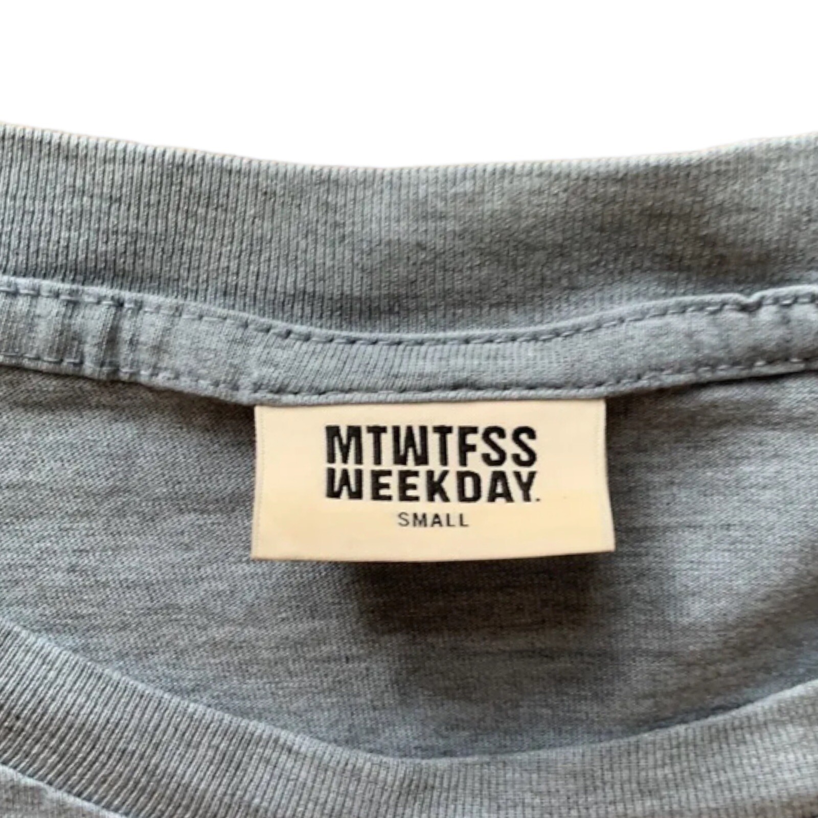 MTWTFSS Weekday Basic Light Gray Crew Neck Casual… - image 2