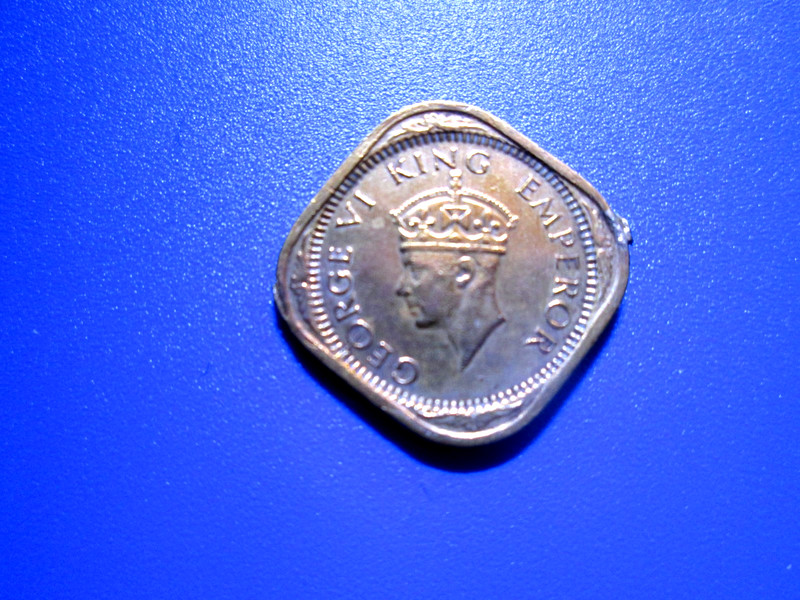 India 1/2 Anna 1943 George VI  Very Lightly CIRCULATED (KM 534b)