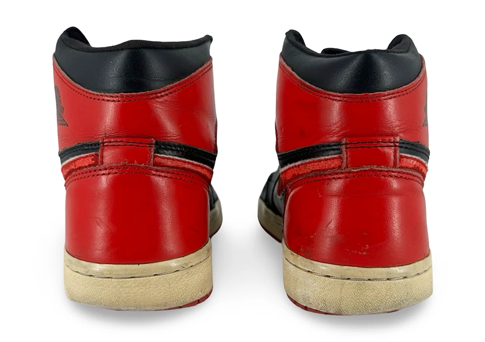 Talla 9M/10.5W - Jordan 1 Retro Bred (2001) J1RB-9M Usado 1760567708257 Foto 4 de 4