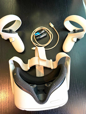 Meta Quest 2 Standalone VR Headset 120Hz White w/ 2 Controllers USB-C
