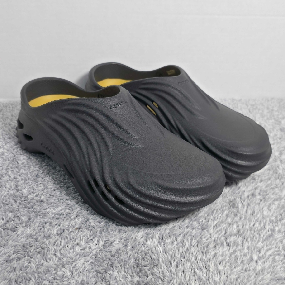 Crocs Echo Wave Clogs Slip On Shoes Men display picture 2