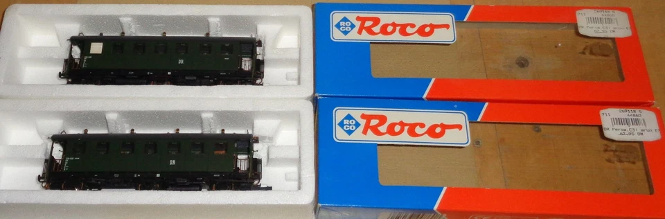 2 x Roco H0,  44860,  Personenwagen B3ip der DR Ep 3 mit offener Bühne, OVP