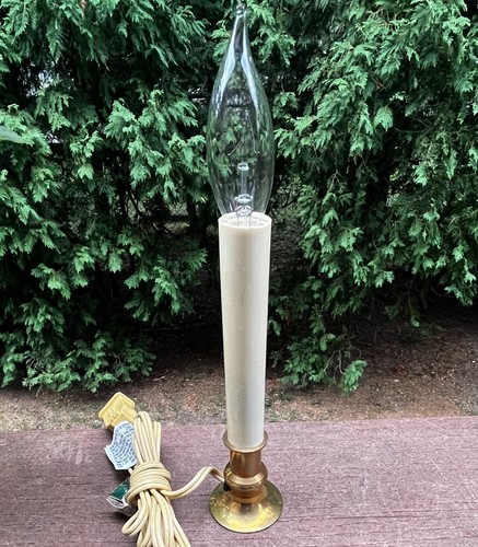 Solid Brass Christmas Electric Window Candlestick Display 9.1/2 H 1970's - Picture 2 of 3