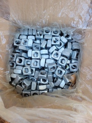 Nut Sqaure 5/8-11, Galvanized Steel Maclean (Box Of 250)
