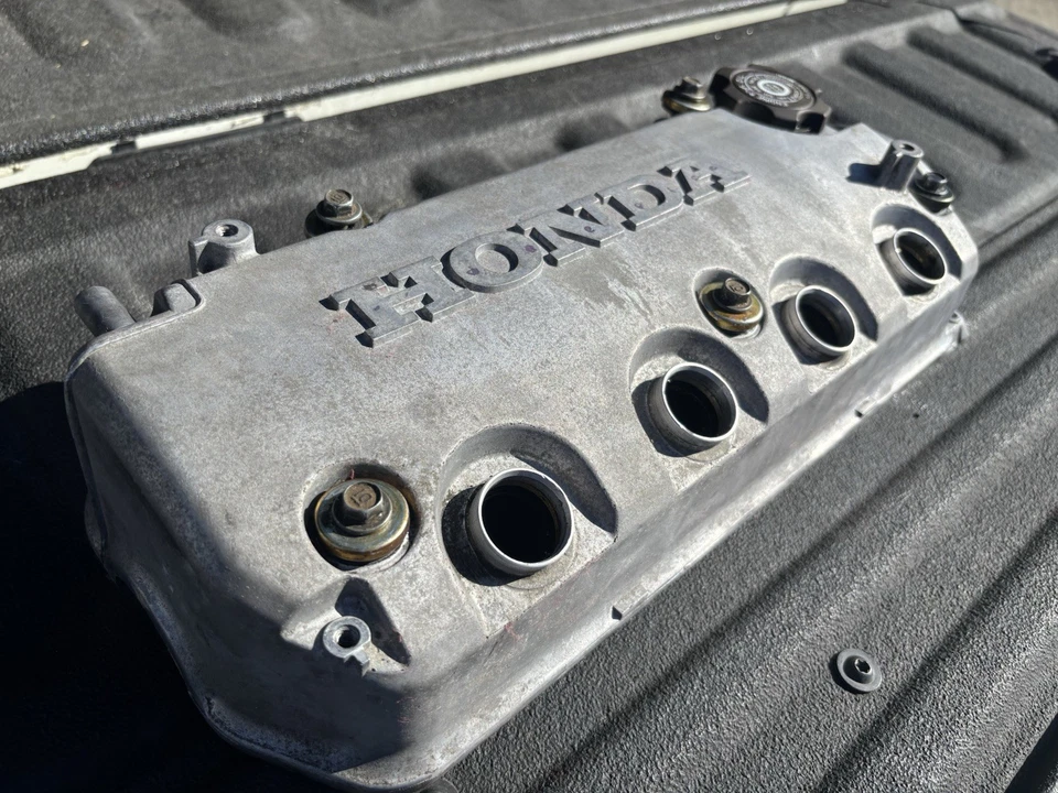 92-00 Honda Civic D16y7 D16y8 D16z6 Valve Cover & Bolts OEM - Image 3 of 4